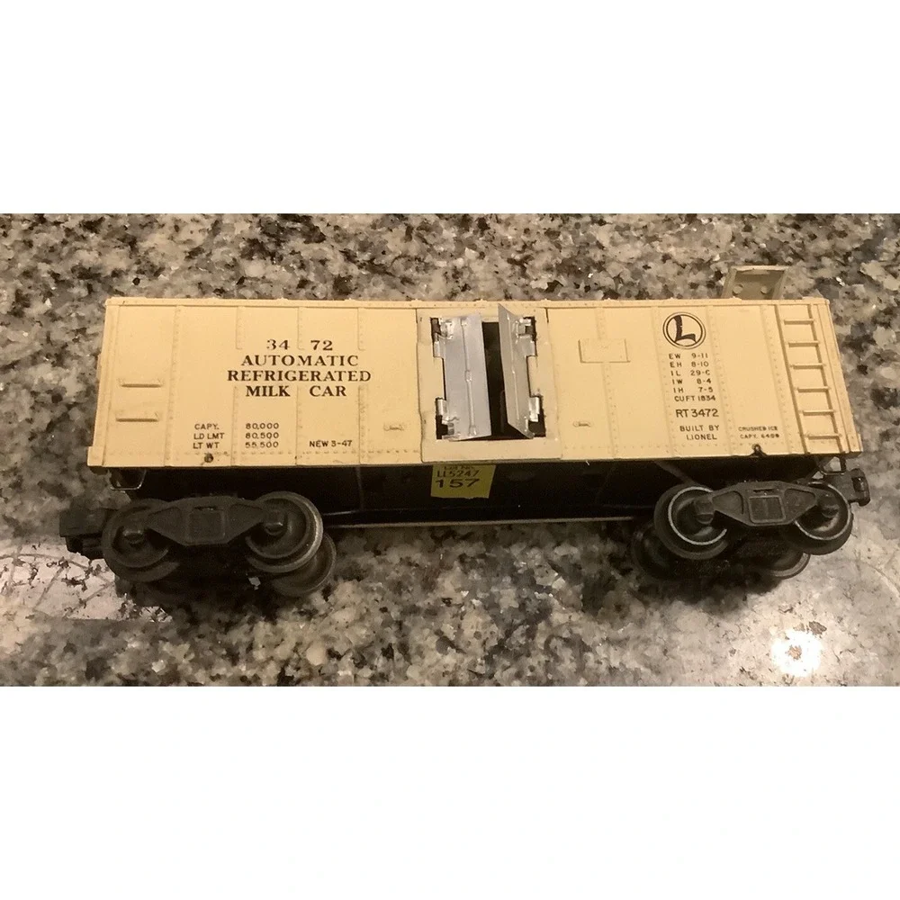 Lionel 3472 REFRIGERATED MILK CAR - Very Clean -